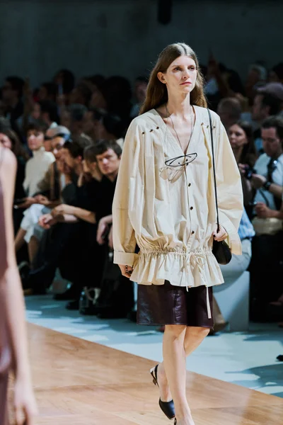 Look 14